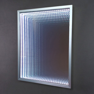 "Торманс" горизонтальное зеркало 800х600 (багетная рама, выключатель-датчик на движение)